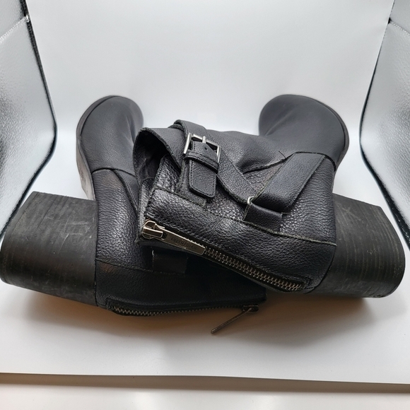 Eileen Fisher Pebbled Leather Black ankle boots Size 10 - Picture 5 of 11